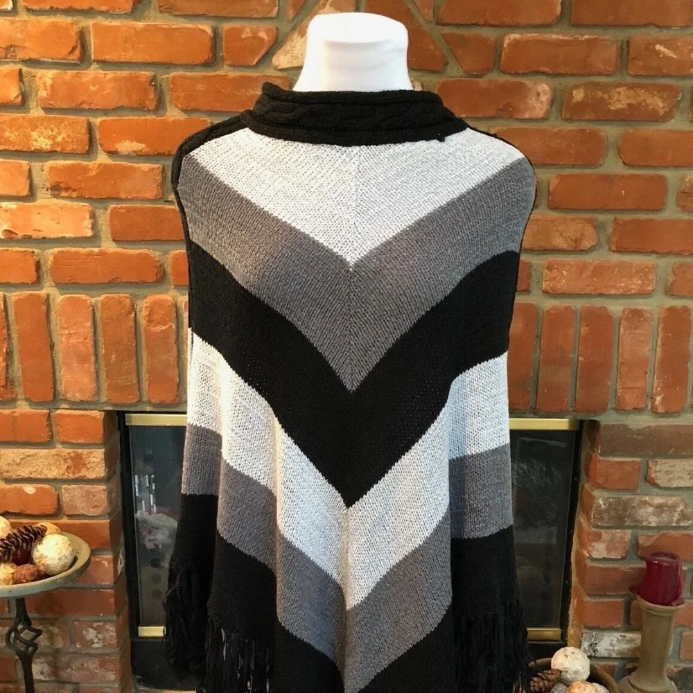 Vintage Nlavk Gray/s Fringe Knit Poncho Shawl Cape